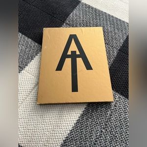 Gary Land - The Allen Iverson Book
Hardcover Limited Edition Book 2016